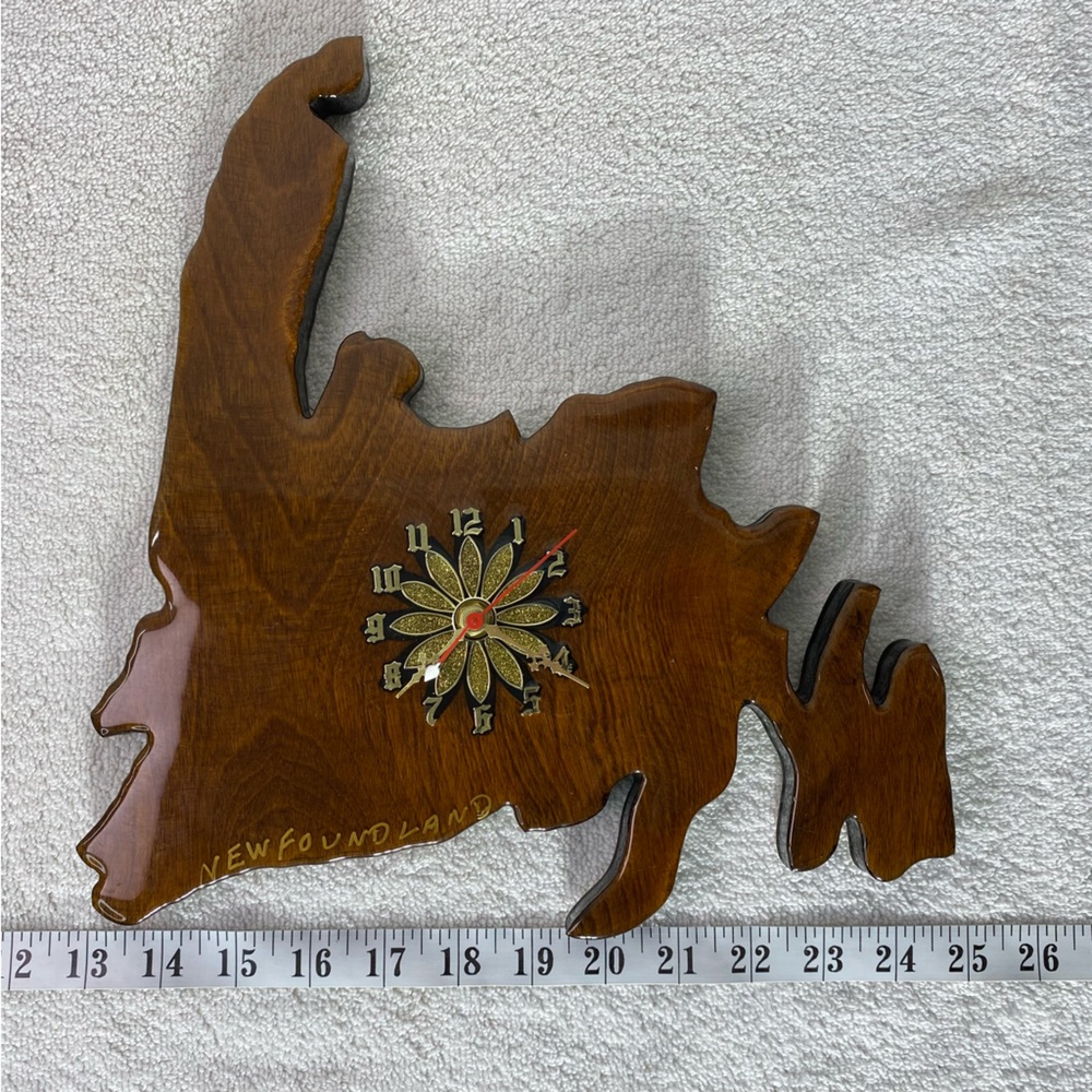 Vintage Handmade Wooden Newfoundland Wall Clock - Picture 11 of 12
